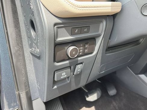 Used 2023 Ford Expedition Limited AWD/4WD image 17