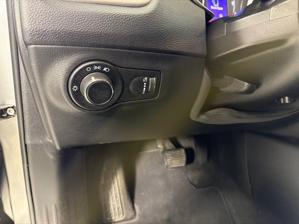 Used 2019 Jeep Compass Sport FWD image 11