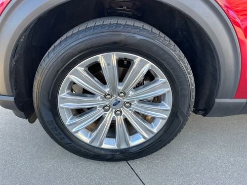 Used 2020 Ford Explorer Limited w/ Class III Trailer Tow Package image 11