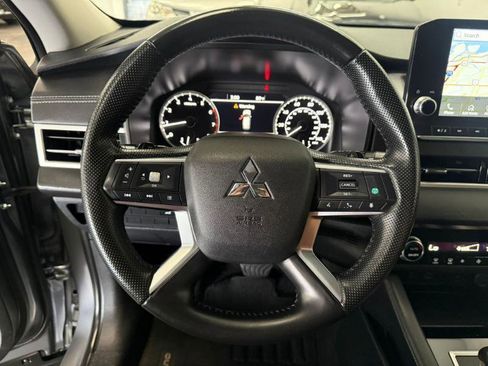 Used 2024 Mitsubishi Outlander SE image 11