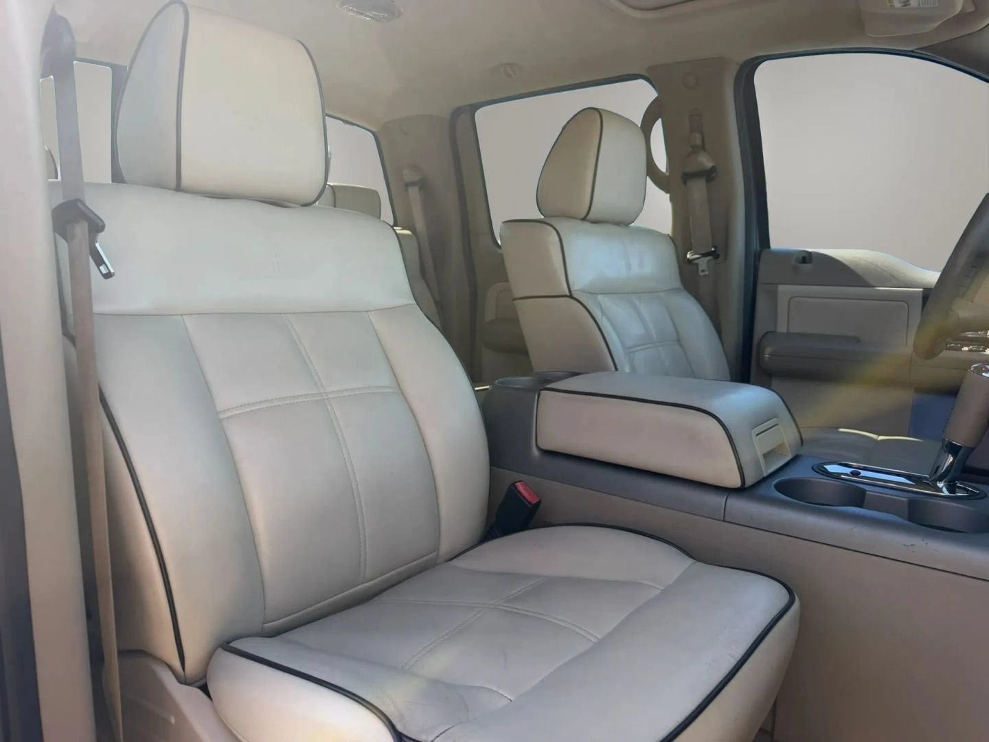 Used 2006 Lincoln Mark LT 2WD image 16
