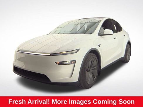 Used 2026 Tesla Model Y Long Range AWD/4WD image 1