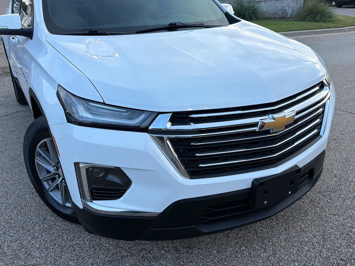 Used 2023 Chevrolet Traverse LT FWD image 8