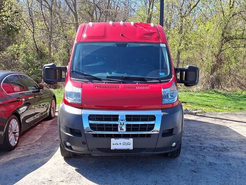 Used 2017 RAM ProMaster 2500 w/ Premium Appearance Group FWD image 2