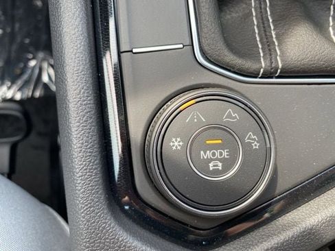 New 2025 Volkswagen Taos S image 38