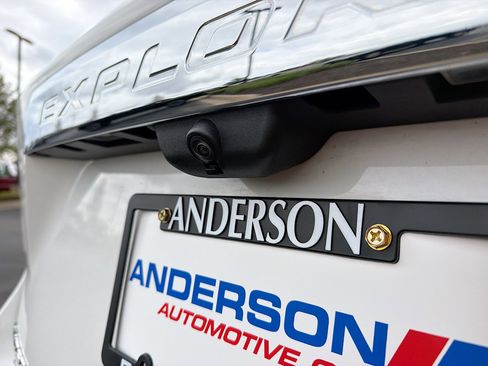 Used 2022 Ford Explorer Limited w/ Limited Technology Package AWD/4WD image 14