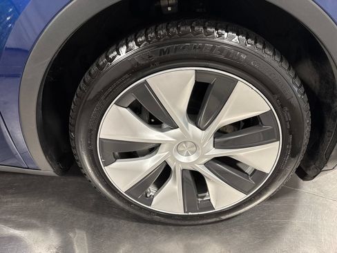 Used 2023 Tesla Model Y Long Range AWD/4WD image 14
