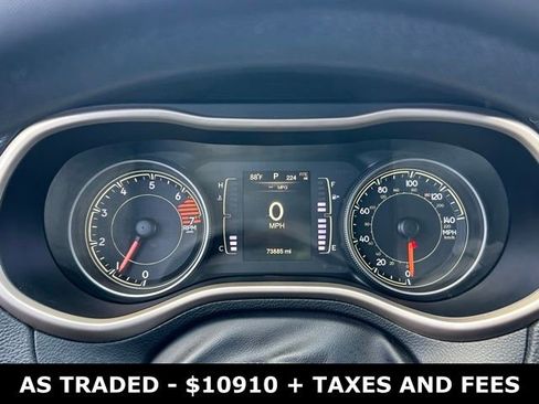 Used 2016 Jeep Cherokee Sport FWD image 18
