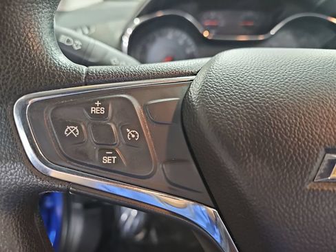 Certified 2018 Chevrolet Cruze LT w/ LT Convenience Package FWD image 21