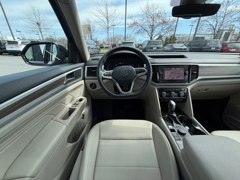 Used 2021 Volkswagen Atlas SEL AWD/4WD image 19