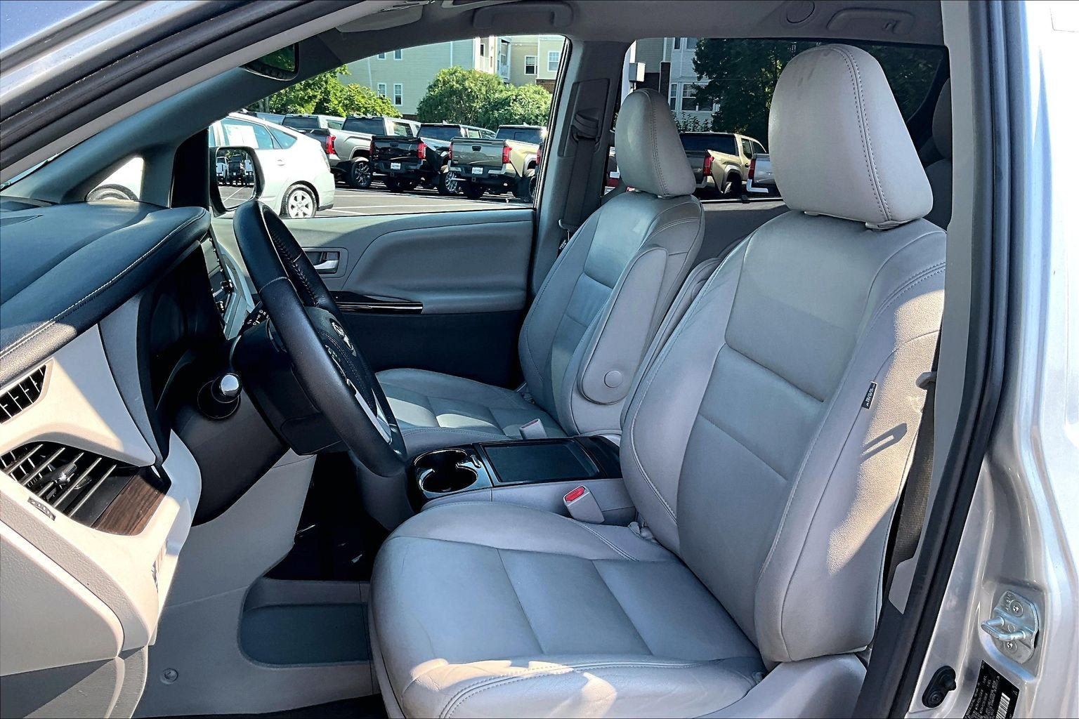 Used 2018 Toyota Sienna XLE w/ Protection Package AWD/4WD image 24