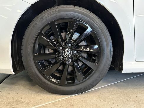 Used 2022 Toyota Camry LE AWD/4WD image 24