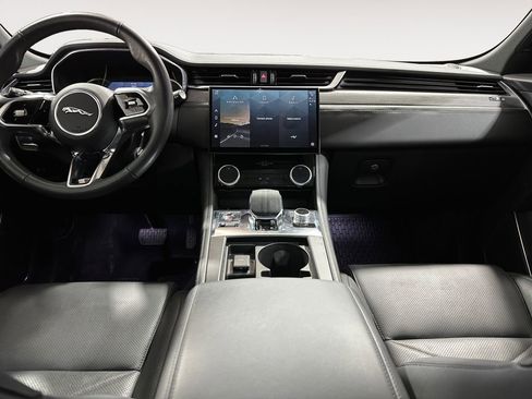 Used 2023 Jaguar F-PACE S image 11