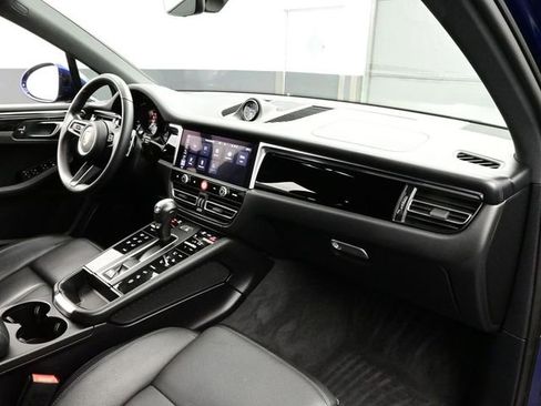 Certified 2023 Porsche Macan S image 19