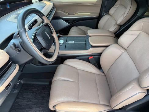 Used 2025 Lincoln Navigator Black Label AWD/4WD image 11