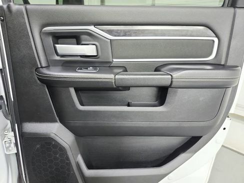 Used 2024 RAM 2500 Big Horn AWD/4WD image 39