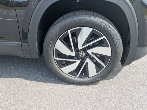 Used 2026 Volkswagen Atlas SE FWD image 11