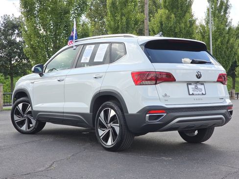 Used 2024 Volkswagen Taos SE AWD/4WD image 23