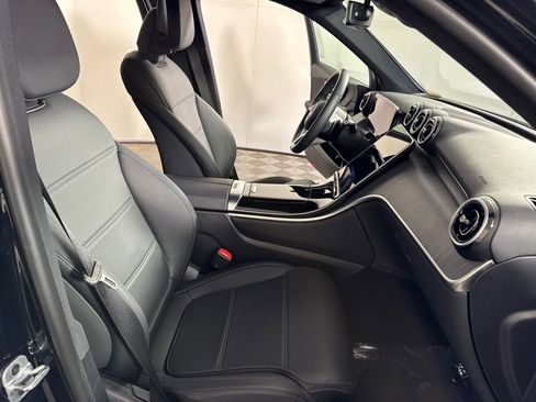 Certified 2025 Mercedes-Benz GLC 300 4MATIC image 21