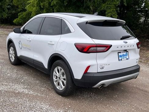 Used 2024 Ford Escape Active AWD/4WD image 2