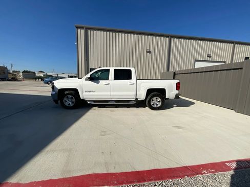 Used 2018 Chevrolet Silverado 1500 LT w/ All Star Edition RWD image 6