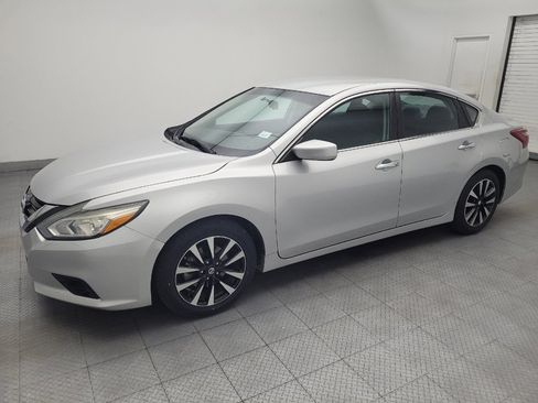 Used 2018 Nissan Altima 2.5 SV FWD image 2
