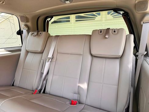 Used 2014 Lincoln Navigator 2WD image 82