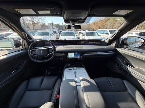 New 2025 Lincoln Navigator L Reserve w/ Jet Appearance Package image 10