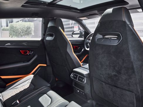 Used 2023 Lamborghini Urus Performante AWD/4WD image 48