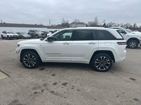 Used 2022 Jeep Grand Cherokee Overland w/ Luxury Tech Group IV image 2