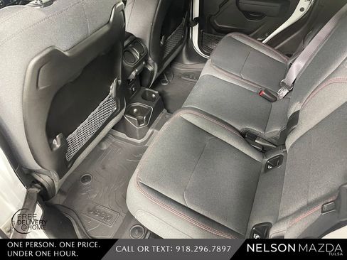 Used 2025 Jeep Gladiator Rubicon AWD/4WD image 28