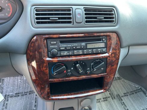 Used 2001 Mitsubishi Galant ES FWD image 17
