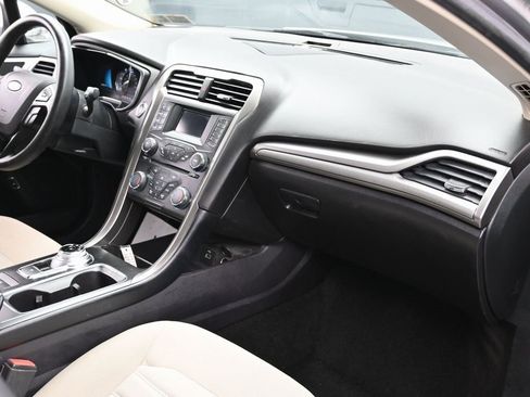 Used 2018 Ford Fusion S image 29