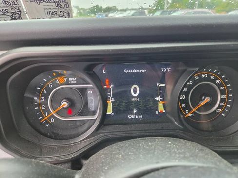 Used 2024 Jeep Wrangler Unlimited Sahara w/ Technology Group AWD/4WD image 5