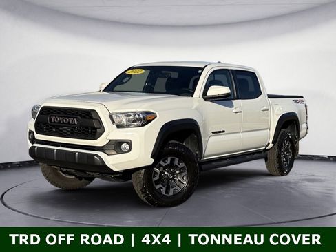 Used 2022 Toyota Tacoma TRD Off-Road image 1