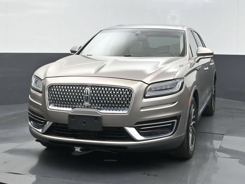 Used 2019 Lincoln Nautilus Reserve AWD/4WD image 2