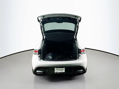 Certified 2026 Porsche Macan AWD/4WD image 28