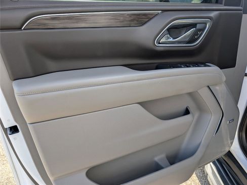 Used 2021 Chevrolet Tahoe LT image 14