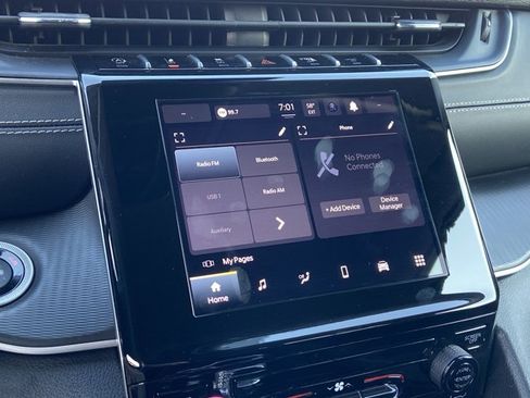 Used 2024 Jeep Grand Cherokee Laredo image 37