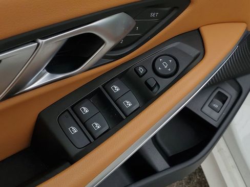 Used 2023 BMW 330i xDrive 330i xDrive w/ Convenience Package image 11