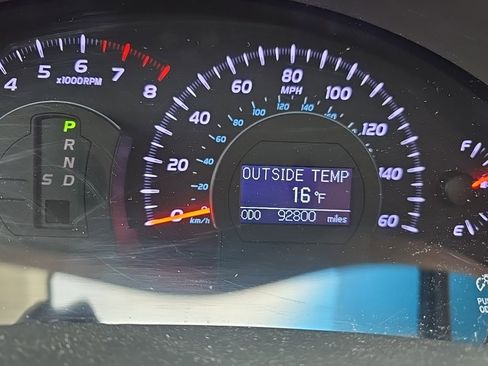 Used 2011 Toyota Camry XLE image 9