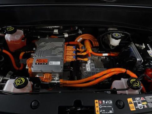 Certified 2023 Chevrolet Bolt EUV Premier w/ Sun & Sound Package image 25