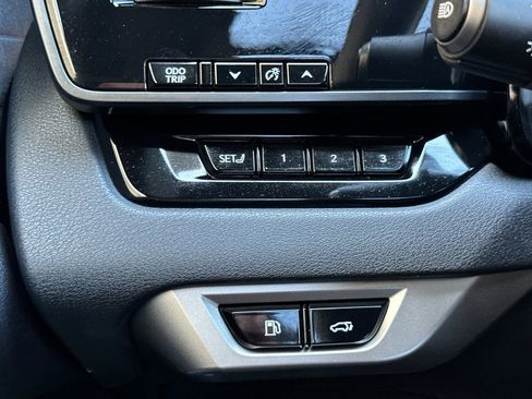 Used 2025 Lexus RX 450h AWD w/ Convenience Package image 32