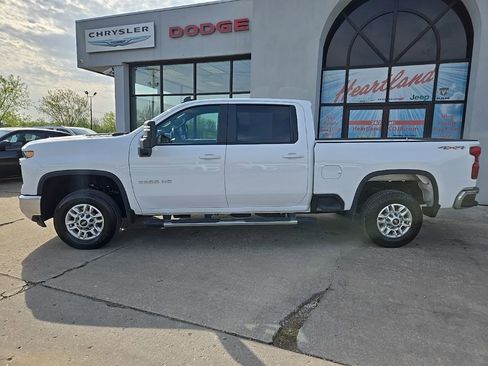 Used 2025 Chevrolet Silverado 2500 LT w/ Convenience Package AWD/4WD image 5