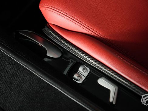 Used 2005 Mercedes-Benz SLR image 31