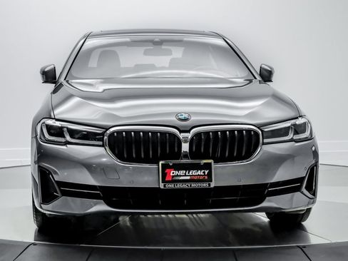 Used 2023 BMW 530i w/ Premium Package RWD image 2