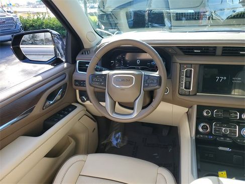Used 2024 GMC Yukon Denali image 12