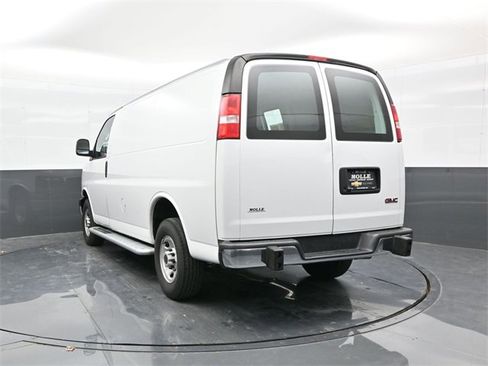 Used 2024 GMC Savana 2500 w/ Driver Convenience Package image 5