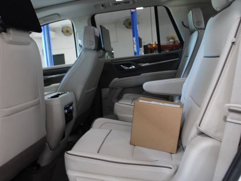 Used 2024 GMC Yukon Denali AWD/4WD image 15
