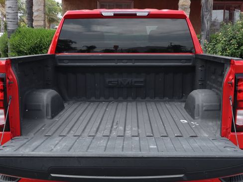 Used 2024 GMC Sierra 1500 Elevation w/ X31 Off-Road Package AWD/4WD image 8